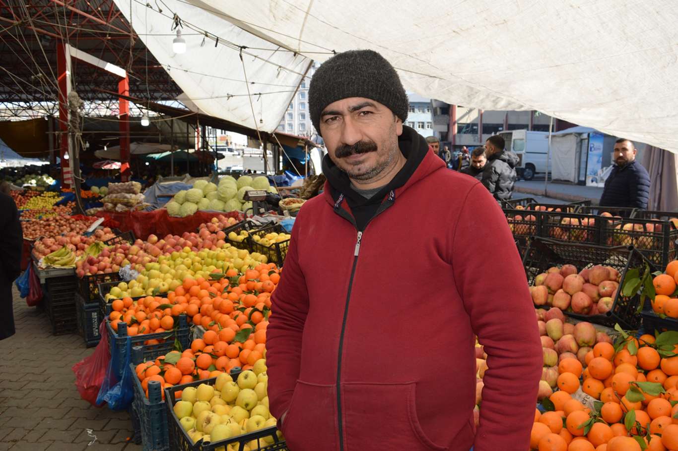 Sebze ve meyvede yaşanan fahiş fiyat artışı halkı canından bezdirdi Sebze ve meyvede yaşanan fahiş fiyat artışı halkı canından bezdirdi